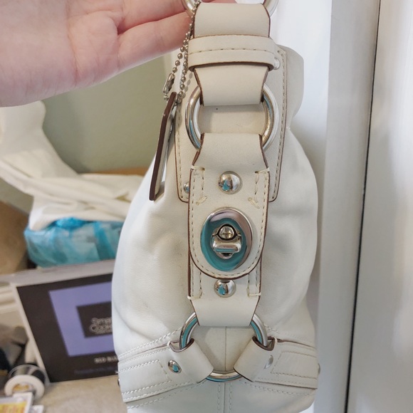 Coach Handbag made from Cowhide Leather - Picture 3 of 8